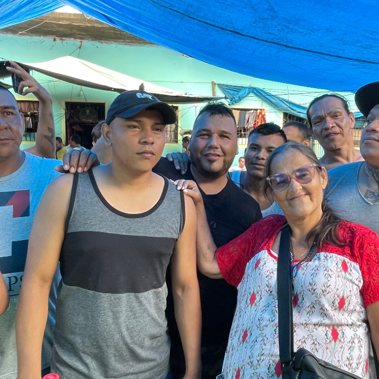 Vastenactie 2026 Bolivia - Marie Cruz (Pincha) met gedetineerden